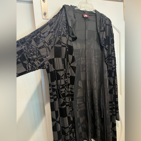 Sold Killstar X Dario Argento black geometric velvet burnout hooded cardigan. - Picture 3 of 11